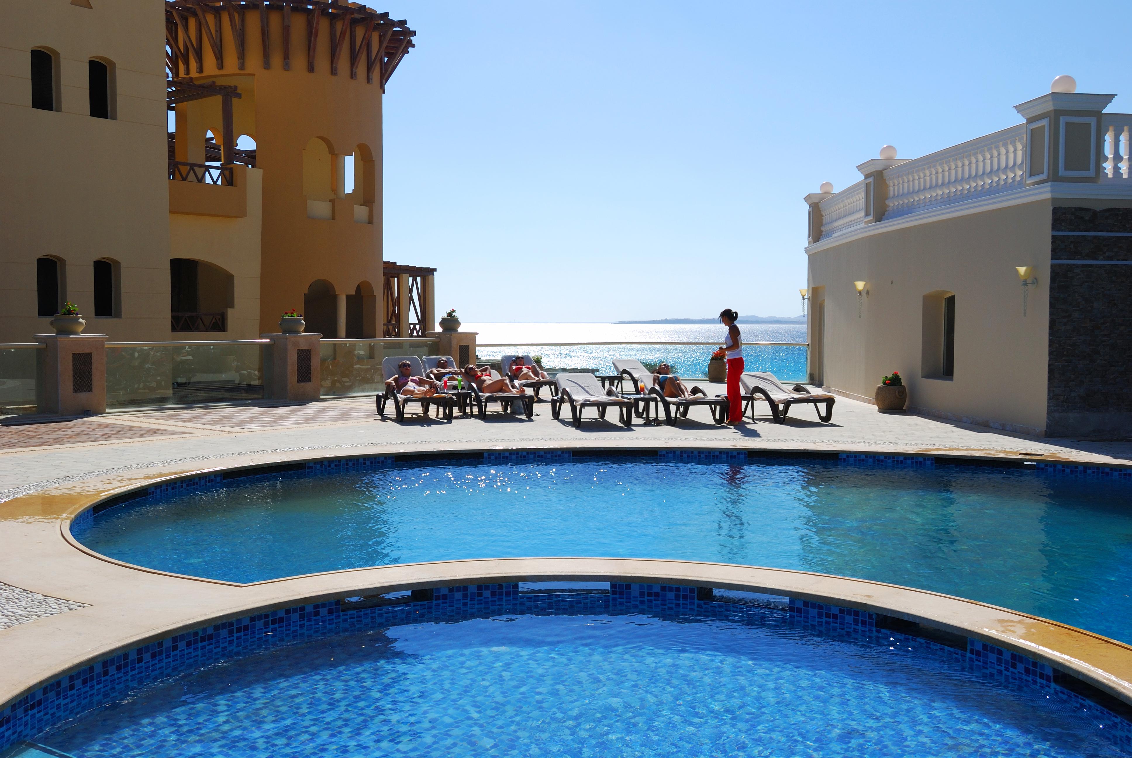 Kaisol Romance Resort Sahl Hasheesh - Adults Only フルガダ エクステリア 写真 The pool at the Kempinski Hotel Soma Bay