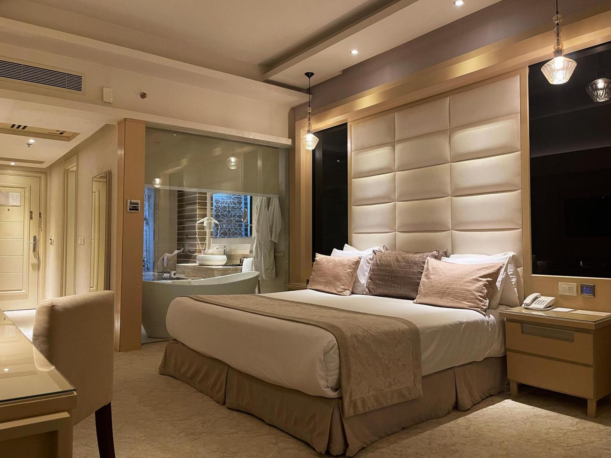 Kaisol Romance Resort Sahl Hasheesh - Adults Only フルガダ エクステリア 写真 A bedroom at the Taj Mahal Palace