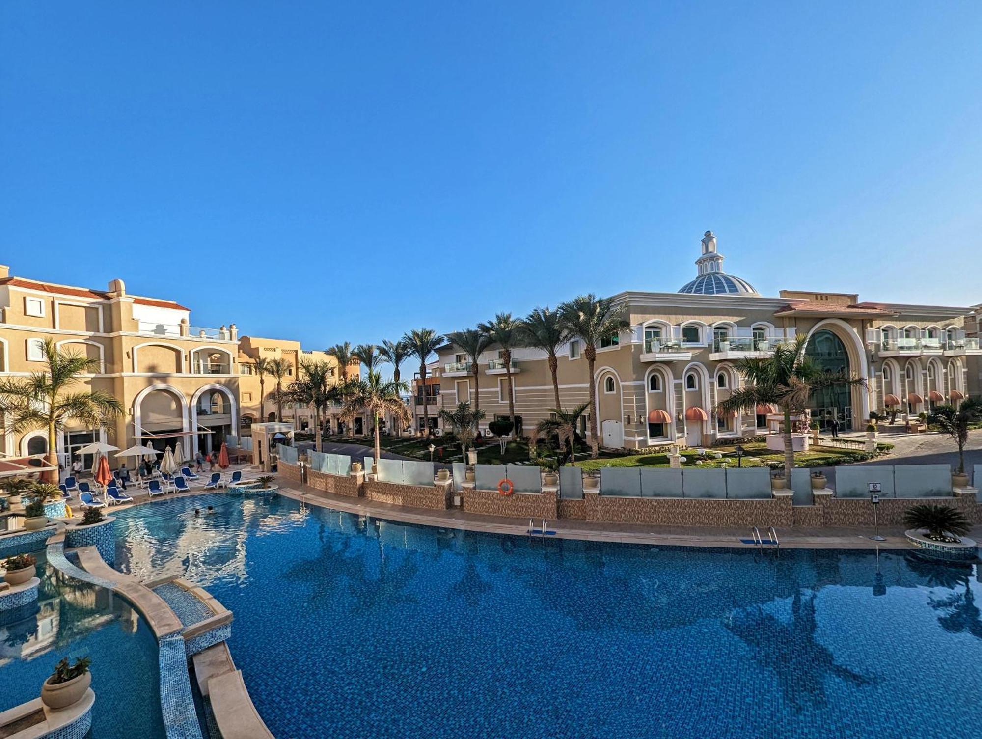 Kaisol Romance Resort Sahl Hasheesh - Adults Only フルガダ エクステリア 写真 The resort's main pool