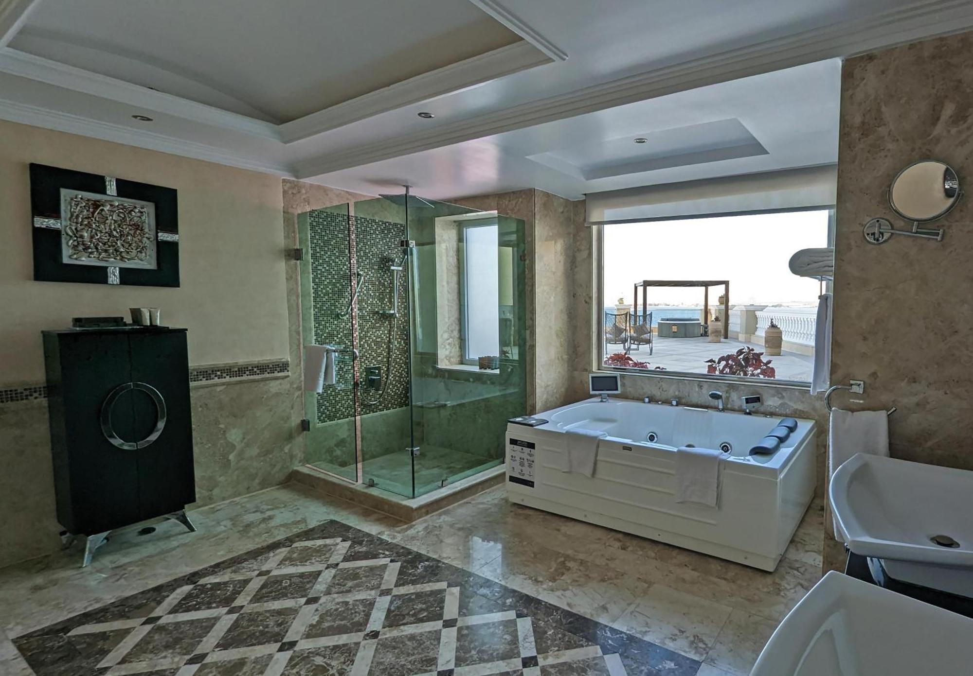 Kaisol Romance Resort Sahl Hasheesh - Adults Only フルガダ エクステリア 写真 A modern bathroom